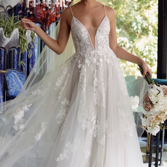 Joelle Wtoo by Watters Bridal Gown - Picture 1 of 14